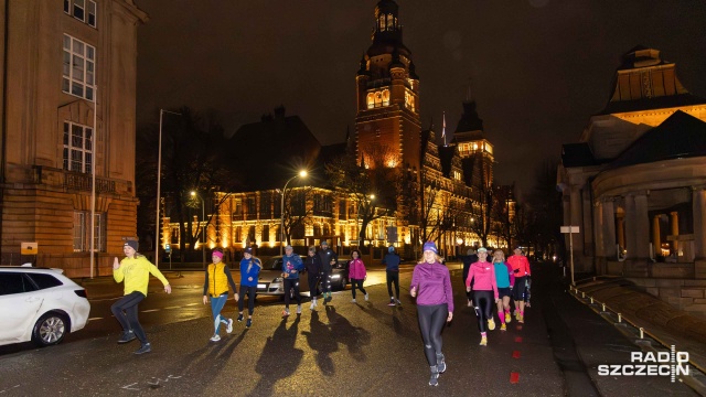 Fot. Robert Stachnik [Radio Szczecin] Pokonali schody by promować ruch i zdrowy styl życia [ZDJĘCIA]