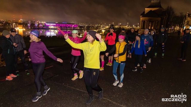 Fot. Robert Stachnik [Radio Szczecin] Pokonali schody by promować ruch i zdrowy styl życia [ZDJĘCIA]