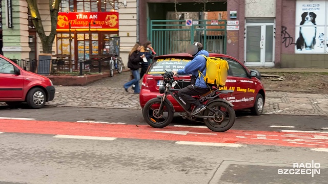 Fot. Robert Stachnik [Radio Szczecin] Nie tylko hulajnogi postrachem przechodniów [ZDJĘCIA]