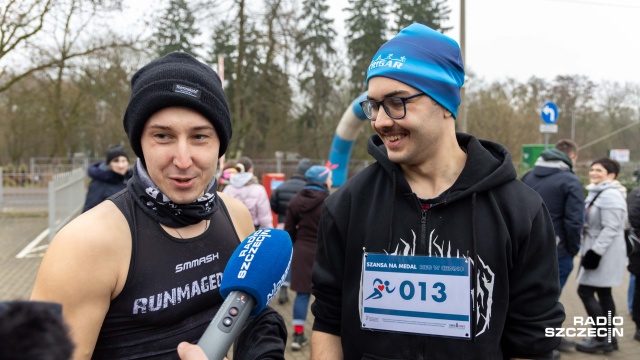 Fot. Robert Stachnik [Radio Szczecin] Pobiegli w ciemno, w geście solidarności z niewidomymi [WIDEO, ZDJĘCIA]