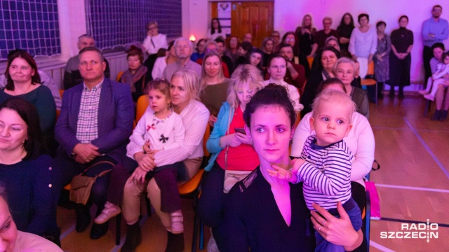 Fot. Robert Stachnik [Radio Szczecin] Sąsiedzkie kolędowanie na Stołczynie [WIDEO, ZDJĘCIA]