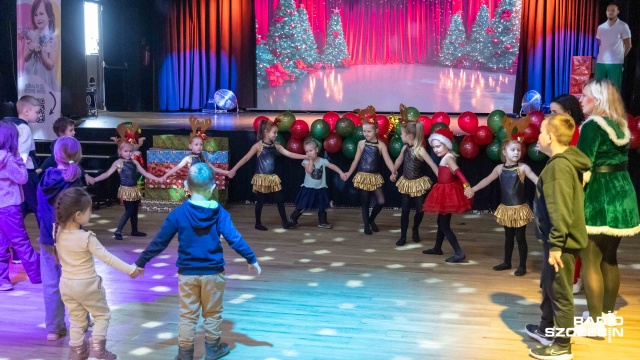 Fot. Robert Stachnik [Radio Szczecin] „Centymetry dla Antosi” - kiermasz, pokaz magii i świąteczne pomaganie [WIDEO, ZDJĘCIA]