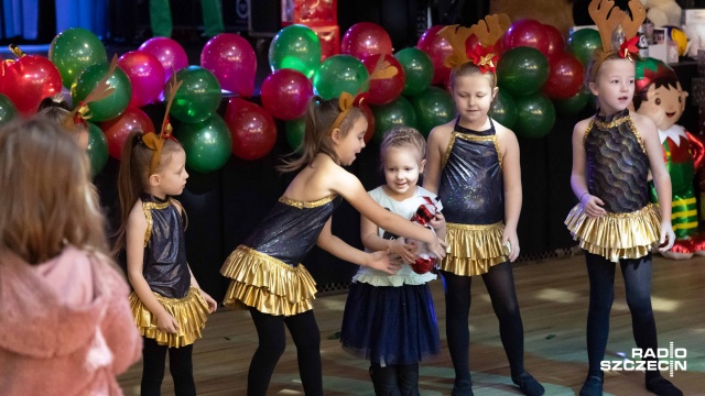 Fot. Robert Stachnik [Radio Szczecin] „Centymetry dla Antosi” - kiermasz, pokaz magii i świąteczne pomaganie [WIDEO, ZDJĘCIA]