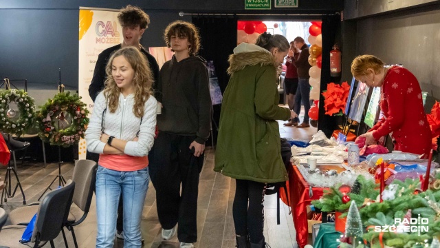 Fot. Robert Stachnik [Radio Szczecin] Świąteczny Jarmark Rozmaitości w Dąbiu [WIDEO, ZDJĘCIA]
