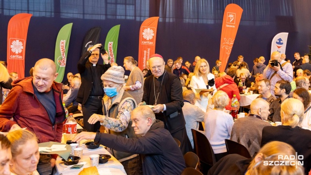 Fot. Robert Stachnik [Radio Szczecin] Miejska Wigilia dla potrzebujących w Szczecinie [WIDEO, ZDJĘCIA]
