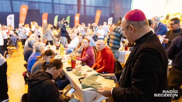 Fot. Robert Stachnik [Radio Szczecin] Miejska Wigilia dla potrzebujących w Szczecinie [WIDEO, ZDJĘCIA]