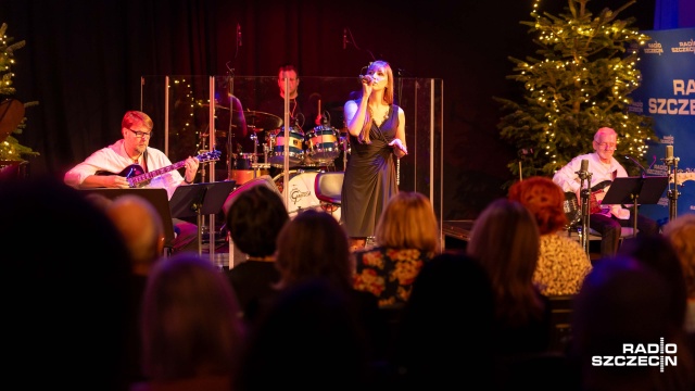 Fot. Robert Stachnik [Radio Szczecin] Szczecińscy artyści, odznaczenia wieloletnich pracowników - świąteczny koncert w Radiu Szczecin [WIDEO, ZDJĘCIA]