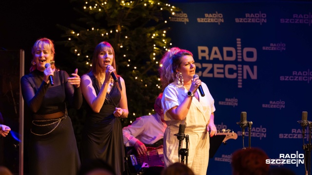 Fot. Robert Stachnik [Radio Szczecin] Szczecińscy artyści, odznaczenia wieloletnich pracowników - świąteczny koncert w Radiu Szczecin [WIDEO, ZDJĘCIA]