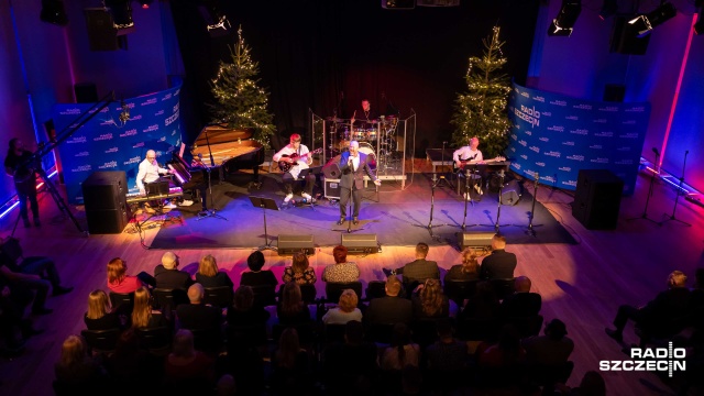 Fot. Robert Stachnik [Radio Szczecin] Szczecińscy artyści, odznaczenia wieloletnich pracowników - świąteczny koncert w Radiu Szczecin [WIDEO, ZDJĘCIA]