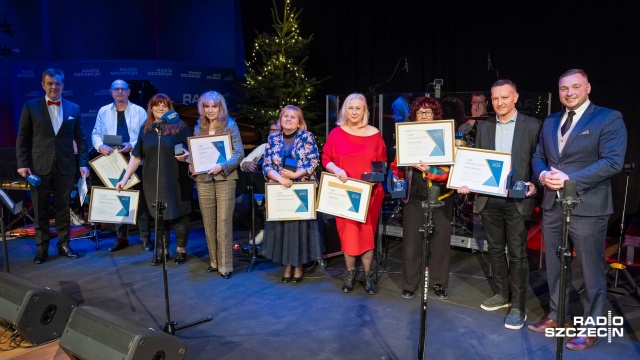 Fot. Robert Stachnik [Radio Szczecin] Szczecińscy artyści, odznaczenia wieloletnich pracowników - świąteczny koncert w Radiu Szczecin [WIDEO, ZDJĘCIA]