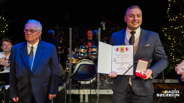 Fot. Robert Stachnik [Radio Szczecin] Szczecińscy artyści, odznaczenia wieloletnich pracowników - świąteczny koncert w Radiu Szczecin [WIDEO, ZDJĘCIA]