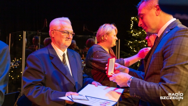 Fot. Robert Stachnik [Radio Szczecin] Szczecińscy artyści, odznaczenia wieloletnich pracowników - świąteczny koncert w Radiu Szczecin [WIDEO, ZDJĘCIA]