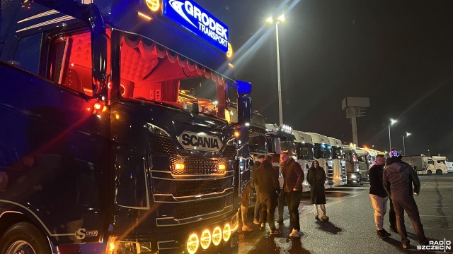 Fot. Małgorzata Gwiazda-Elmerych [Radio Szczecin] Kierowcy uczcili pamięć kolegów, którzy nie wrócili z trasy [ZDJĘCIA]