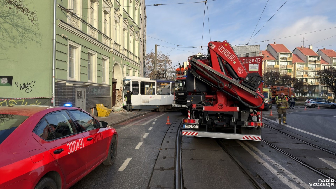 Jest raport z wykolejenia tramwaju. Winny "obcy element w rowku szyny"