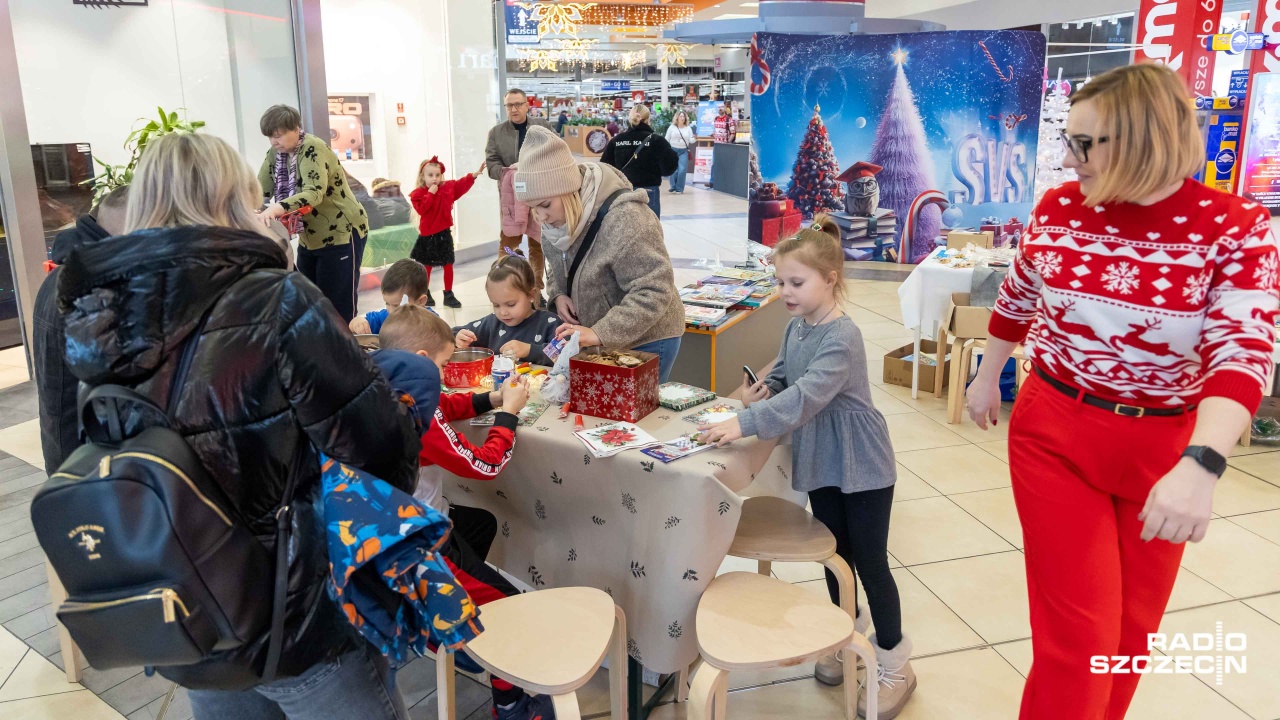 Można kupić książkę lub świąteczną ozdobę i pomóc dzieciom [WIDEO, ZDJĘCIA]