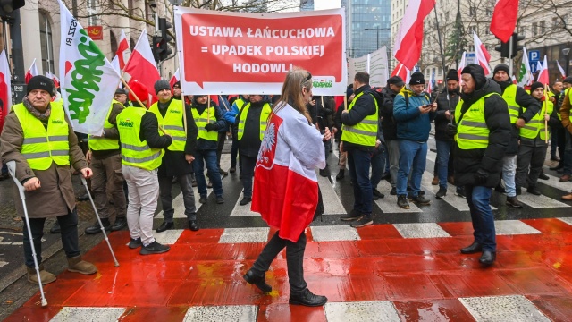 5x STOP to hasło protestu organizacji rolniczych przeciwko polityce Unii Europejskiej.