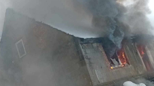 Płonie budynek jednorodzinny w miejscowości Płocie w gminie Złocieniec.