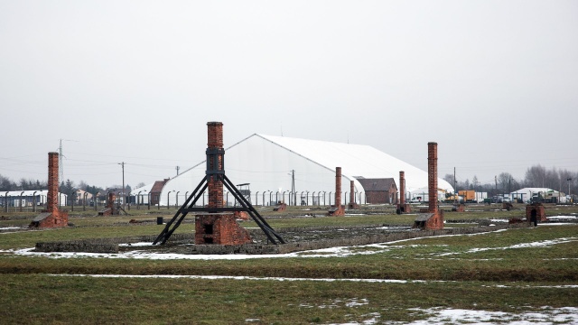 54 delegacje państwowe i organizacji międzynarodowych potwierdziły udział w obchodach 80. rocznicy wyzwolenia niemieckiego hitlerowskiego obozu Auschwitz - Birkenau.