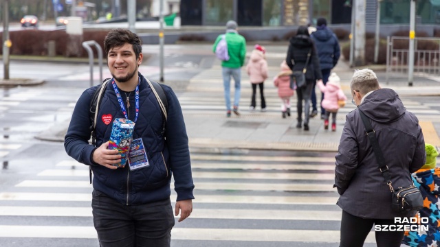 Pierwsi wolontariusze Wielkiej Orkiestry Świątecznej Pomocy ruszyli w miasto.