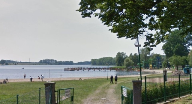 Miało służyć mieszkańcom przez wiele lat, a po zaledwie dwunastu idzie do rozbiórki. Chodzi o molo na plaży miejskiej w Nowogardzie.