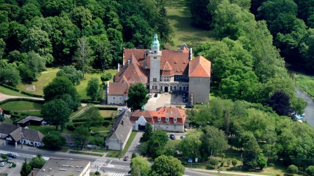 Nowy Zamek w Płotach przejdzie w ręce gminy za symboliczną złotówkę.