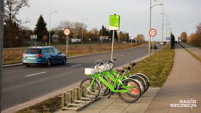 Mniej chętnych, za to więcej stacji i rowerów w szczecińskim systemie bikeS. O spadającym zainteresowaniu rowerem miejskim pod koniec ubiegłego roku informował radny PiS Marek Duklanowski.