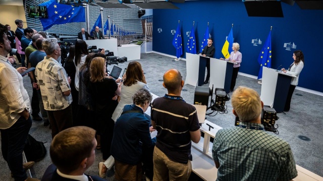 Prezydent Ukrainy Wołodymyr Zełenski spotka się w poniedziałek w Białym Domu z Donaldem Trumpem, w towarzystwie szeregu najważniejszych europejskich przywódców.