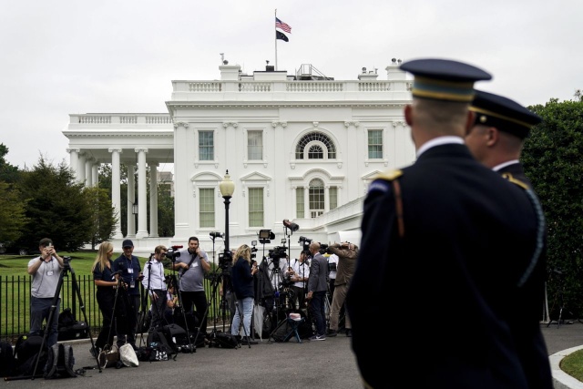 Do Waszyngtonu przybywają uczestnicy poniedziałkowych rozmów w Białym Domu. Prezydent USA mówił, że to wielki dzień, ponieważ nigdy wcześniej tylu europejskich liderów nie gościło tam w jednym czasie.