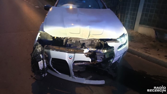 1500 złotych - tyle zapłacić musi 21-latek, który pędził swoim samochodem osobowym po Szosie Stargardzkiej. A to dopiero początek jego kłopotów.