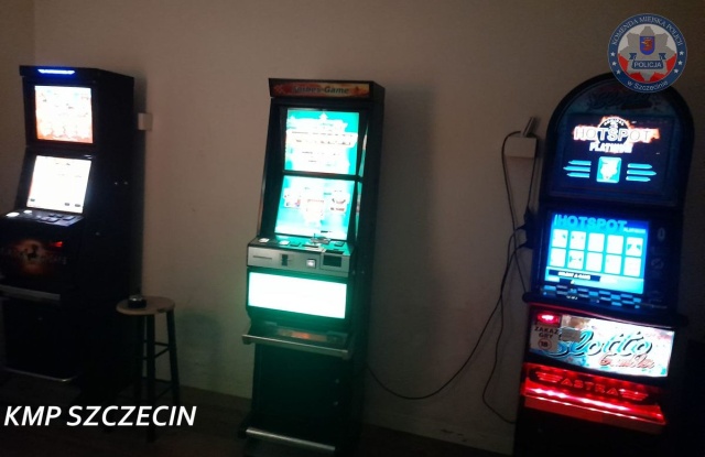 Hazardowa dziupla zlikwidowana w centrum Szczecina.