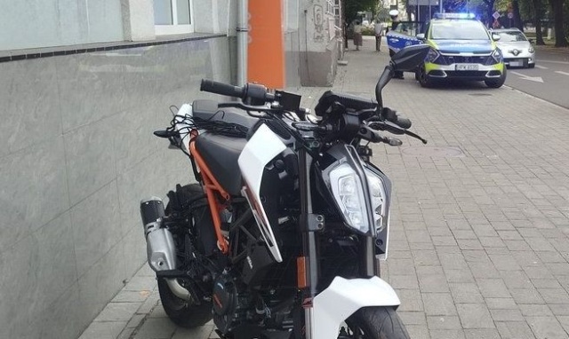 Kołobrzeska policja zatrzymała 22-latka, który jechał motocyklem pod wpływem narkotyków. Wpadł, bo miał umówioną wizytę u dentysty.