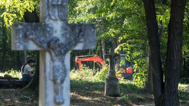 W Puźnikach na Ukrainie odbyły się uroczystości pogrzebowe ponad 40 Polaków zamordowanych w czasie II wojny światowej przez ukraińskich nacjonalistów. Wcześniej odprawiono mszę żałobną w intencji ofiar.