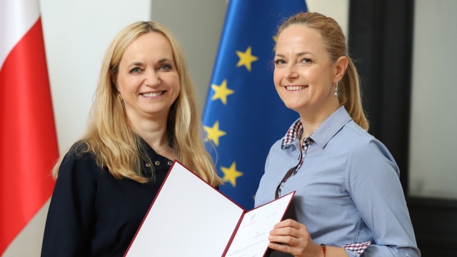 Katarzyna Kęcka i Tomasz Maciejewski zostali nowymi wiceministrami zdrowia. Nominacje wręczyła minister zdrowia Jolanta Sobierańska-Grenda - przekazał we wtorek resort zdrowia.