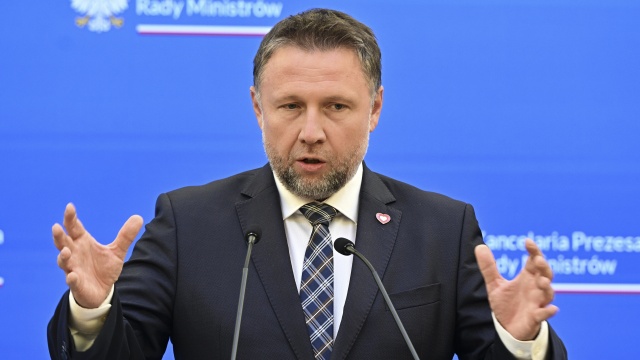 Gabinet Donalda Tuska zajął się nią ponownie ustawą o pomocy obywatelom Ukrainy, na skutek weta prezydenta, który zakwestionował jej poprzednią wersję.