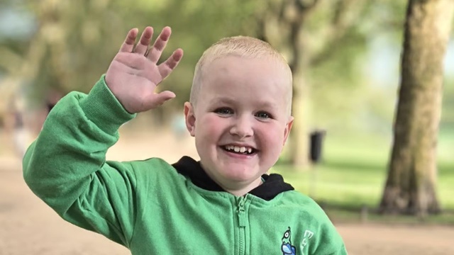 Ma przed sobą całe życie, ale jest ono odbierane przez podstępną chorobę - ośmioletni Mikołaj Mikiciuk ze Szczecina cierpi na dystrofię mięśniową Duchennea, która cechuje się stopniowym zanikiem mięśni szkieletowych, sercowych oraz oddechowych.