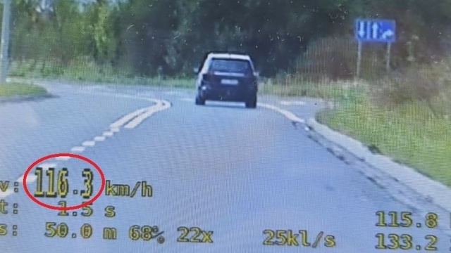 Jechał z prędkością 116 kmh w terenie zabudowanym - stargardzcy policjanci zatrzymali kierowcę, który ponad dwukrotnie przekroczył dozwoloną prędkość.