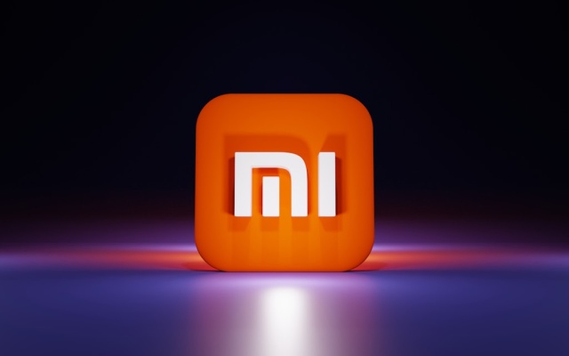 Jeszcze kilka lat temu zdjęcia ze smartfonów kojarzyły się raczej z kompromisem niż z profesjonalną jakością. Tymczasem dziś mobilne aparaty potrafią konkurować z tradycyjnymi lustrzankami, a jedną z marek, która wyznacza kierunek tych zmian, jest Xiaomi. Współpraca chińskiego producenta z legendarną Leicą sprawiła, że modele takie jak Xiaomi 15T i Xiaomi 15T Pro oferują użytkownikom coś więcej niż tylko dobre zdjęcia, to narzędzia do tworzenia prawdziwej sztuki wizualnej.