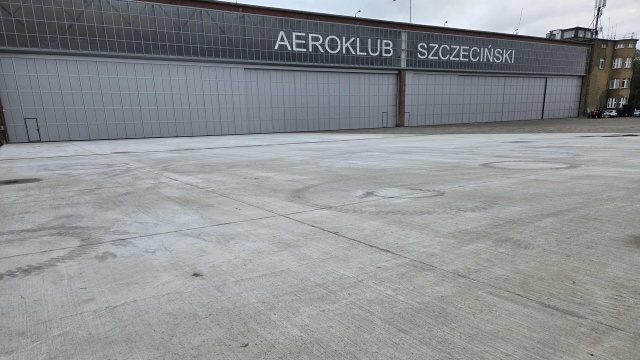 Nowa płyta na lotnisku w Dąbiu - zakończyły się tam prace remontowe. W ramach inwestycji zaprojektowano i wykonano wzmocnienie podłoża.