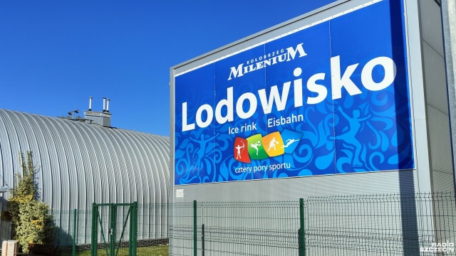 Choć jesień w pełni, to w Kołobrzegu już myślą o atrakcjach zimowych. Urzędnicy planują otwarcie lodowiska, które powróci do centrum miasta. Zdecydowali, że cała konstrukcja zostanie wynajęta i postawi ją zewnętrzna firma.