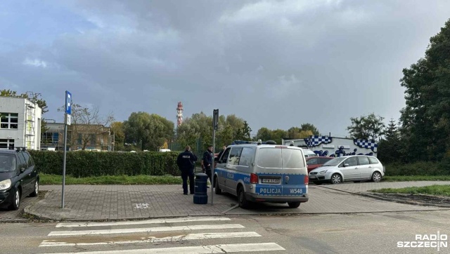 Po godzinie 9 w czasie wykopów przy ulicy Okopowej w Kołobrzegu robotnicy natrafili na pocisk artyleryjski na budowie sąsiadującej z przedszkolem.