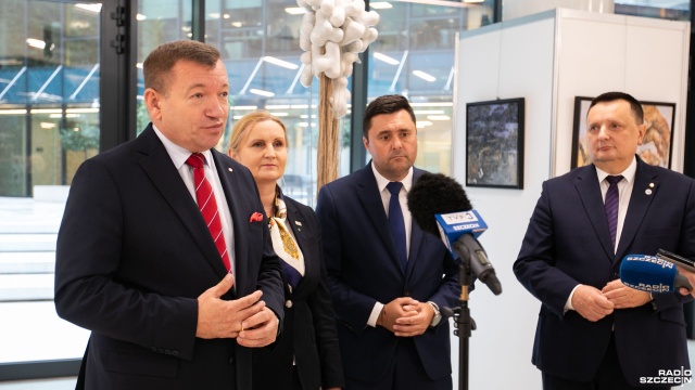 Potrzebna jest repolonizacja handlu w przemyśle rolno-spożywczym - przekonuje poseł Jarosław Rzepa. Do realizacji tego procesu potrzebne jest wsparcie polskiego rządu, aby rolnicy nie produkowali poniżej kosztów.