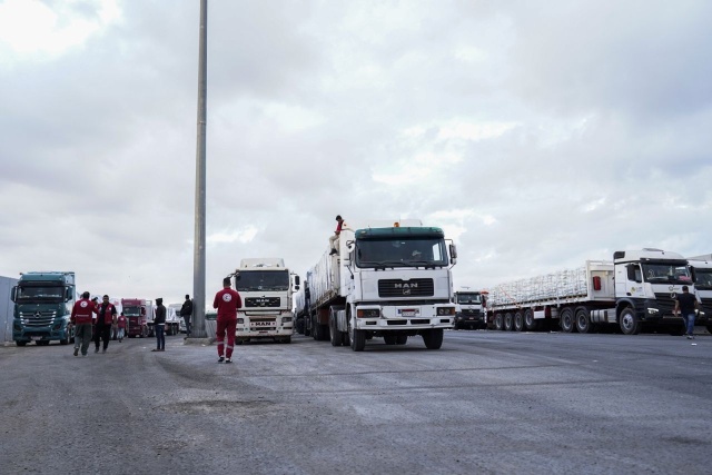 W egipskim kurorcie Szarm el-Szejk ma w poniedziałek dojść do szczytu pokojowego z udziałem około 20 przywódców z całego świata.
