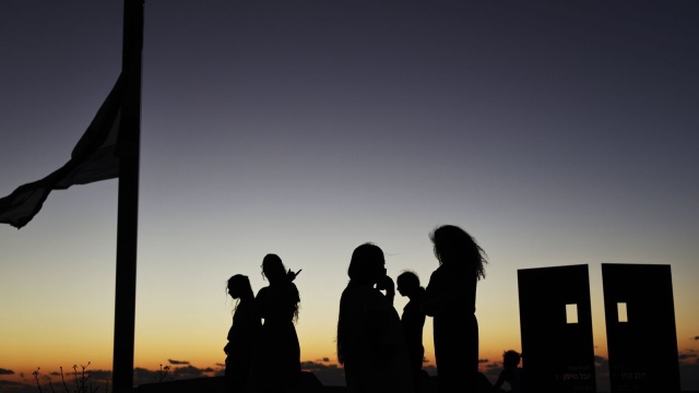 Pomoc humanitarna do Strefy Gazy wciąż nie dociera na odpowiednią skalę, mimo dramatycznych warunków i głodu - alarmują Czerwony Krzyż i agencje ONZ.