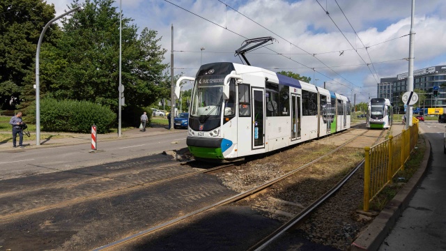 Nadchodzą zmiany dla kierowców w alei Powstańców Wielkopolskich. Od soboty odcinek od ronda Szyrockiego do skrzyżowania z ulicą Starkiewicza będzie w pełni otwarty dla ruchu.