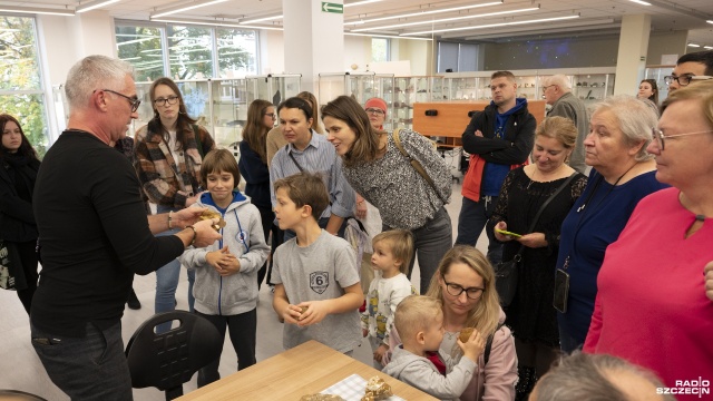 Zwiedzanie Muzeum Geologicznego, spotkanie z Japońskim folklorem czy literackie kalambury - na Uniwersytecie Szczecińskim trwa Noc Bibliotek.