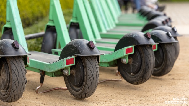 Od początku roku doszło do ponad tysiąca wypadków z udziałem hulajnóg elektrycznych - takie dane przekazała Komenda Główna Policji.