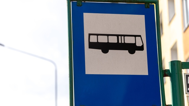 Są pierwsze zmiany w kursowaniu komunikacji miejskiej w Szczecinie, związane z dniem Wszystkich Świętych.