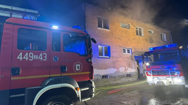 Ogień pojawił się na pierwszym piętrze budynku mieszkalnego w miejscowości Wyszogóra w gminie Płoty.
