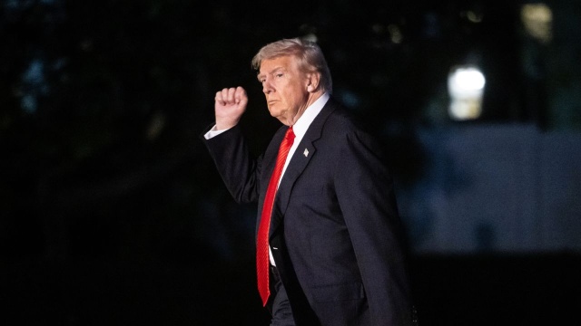 Dni Nicolasa Maduro są policzone - takie przekonanie wyraził Donald Trump. Jednocześnie, mówiąc o tym w wywiadzie dla telewizji CBS, prezydent Stanów Zjednoczonych odmówił odpowiedzi na pytanie, czy dokona uderzenia na Wenezuelę.