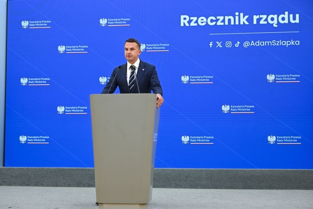 Rzecznik rządu Adam Szłapka uważa, że sprawa sprzedaży działki pod budowę CPK musi zostać dogłębnie wyjaśniona.